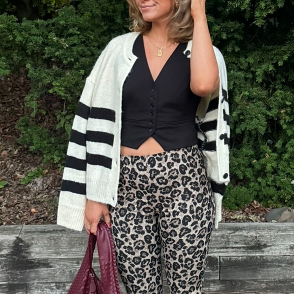 Darling striped cream/black cardigan